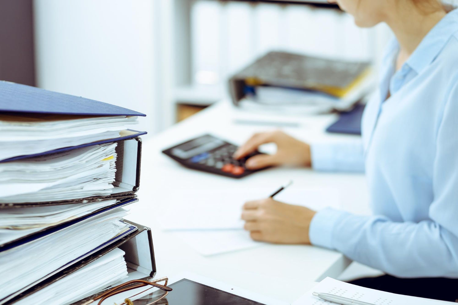 Jak dokonać właściwego wyboru biura rachunkowego oferującego ubezpieczenie OC? Wskazówki i kryteria